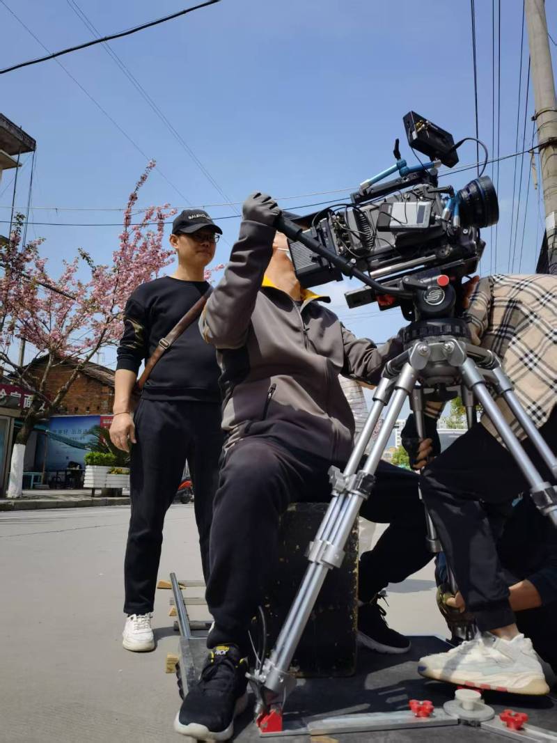 西林区广告片拍摄：快消品牌爆款之选，网感内容适配社媒传播！